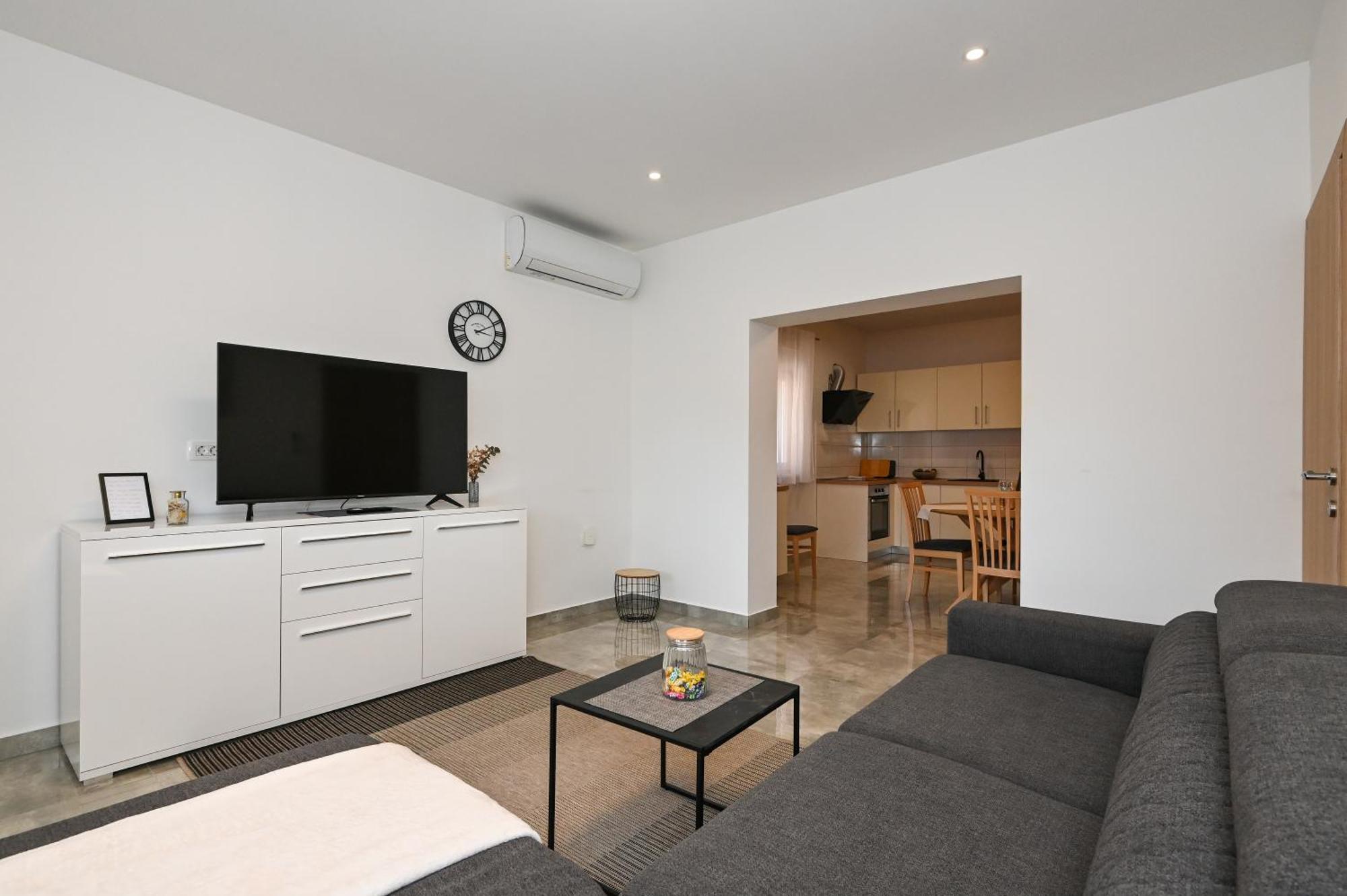 Apartman M *