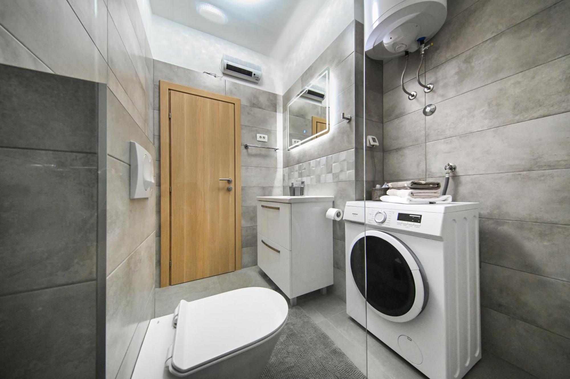 M Apartman *