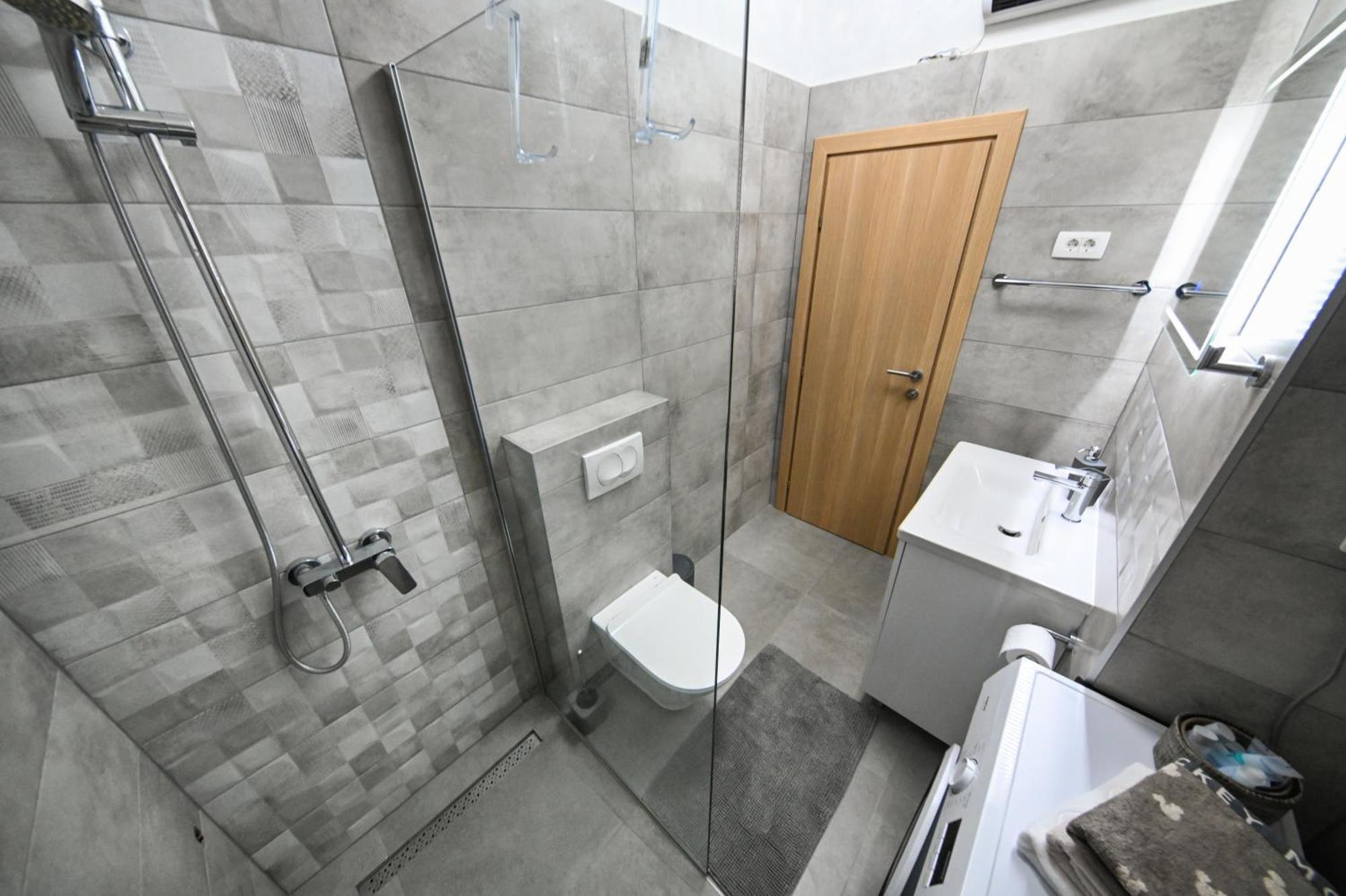 M Apartman